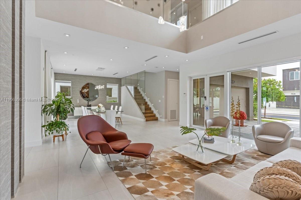 DORAL COMMONS RESIDENTIAL - Residential