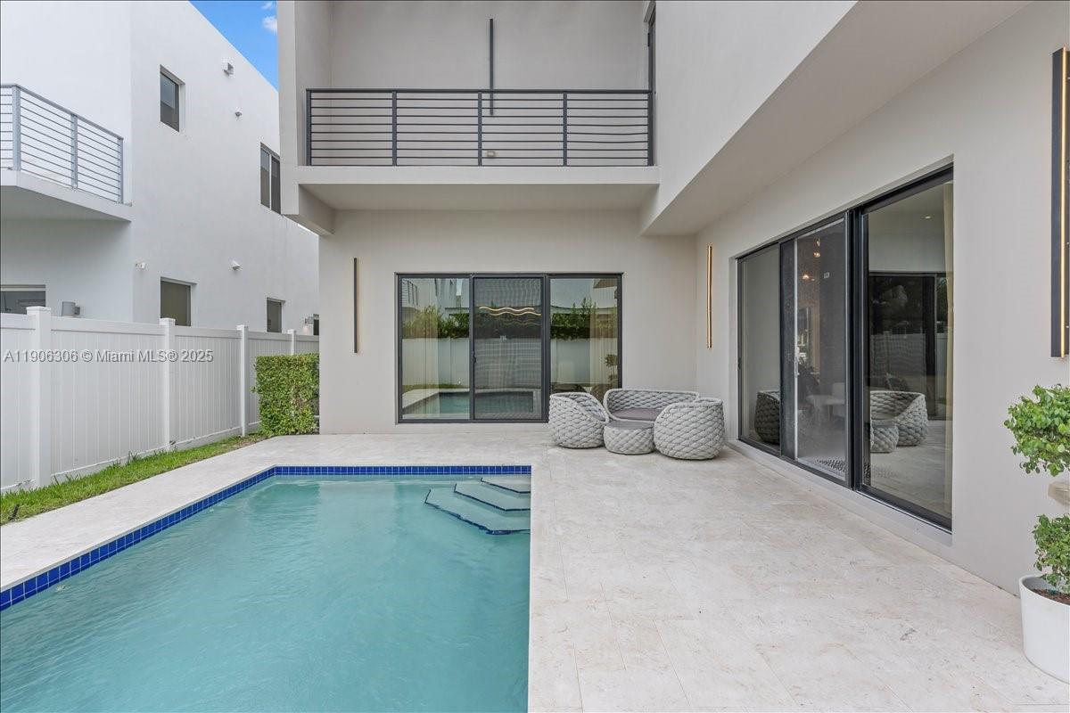 DORAL COMMONS RESIDENTIAL - Residential