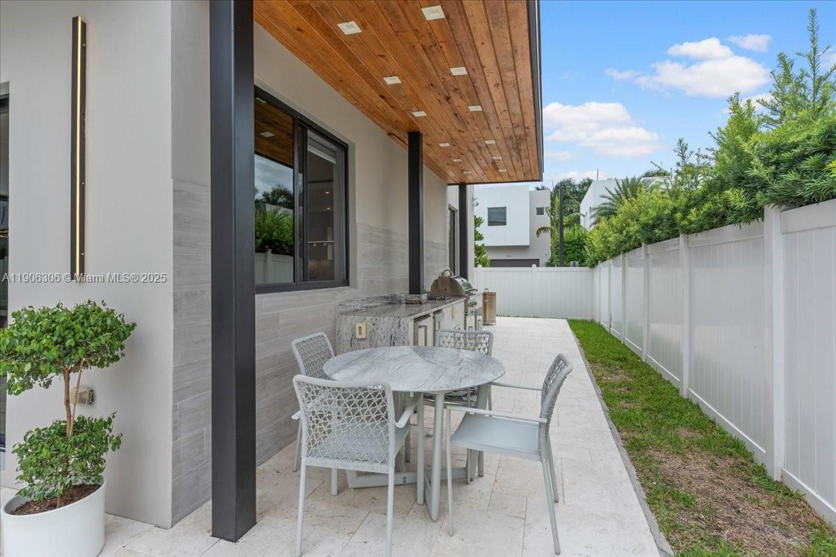 DORAL COMMONS RESIDENTIAL - Residential