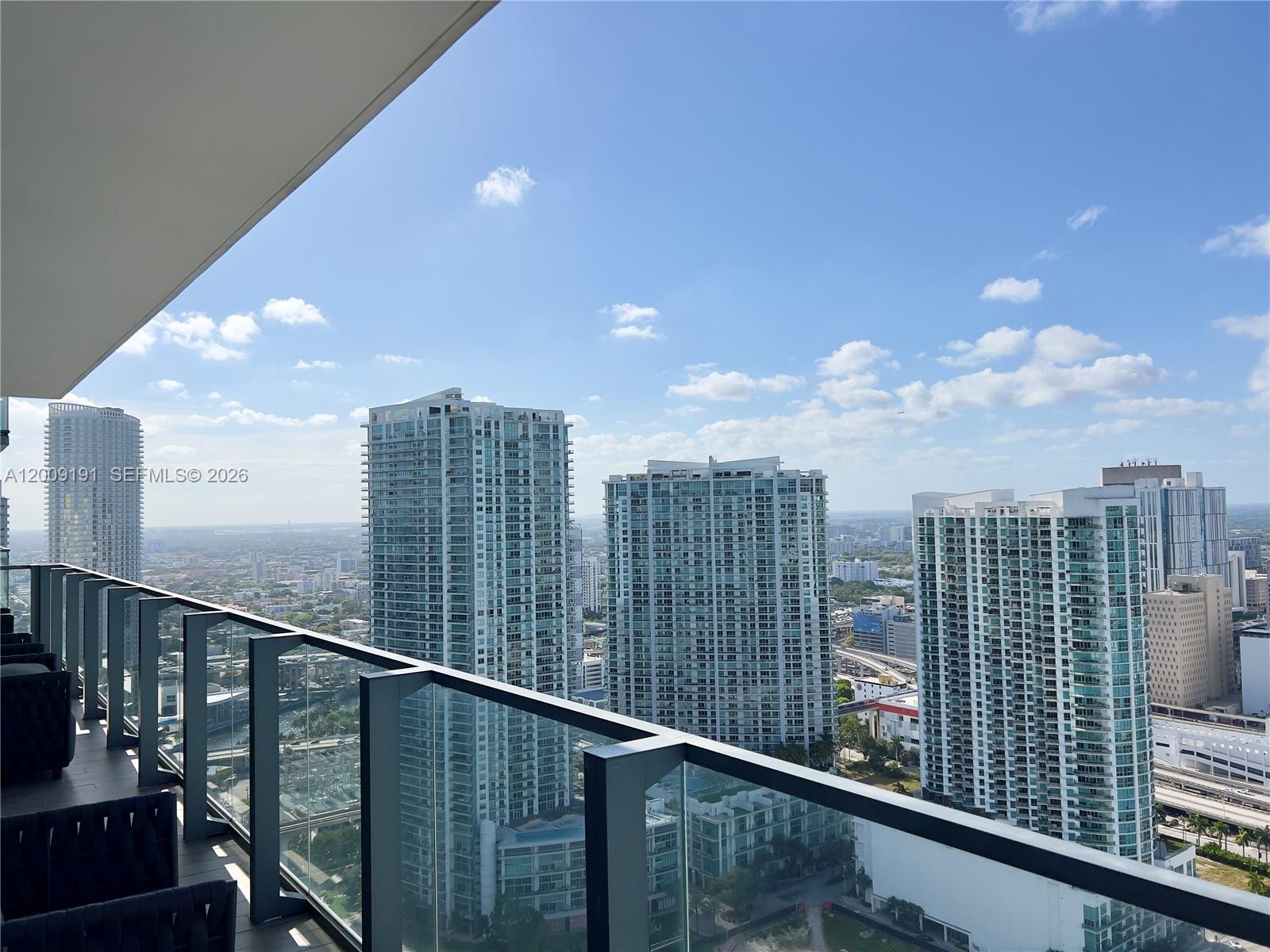 REACH CONDO - Residential