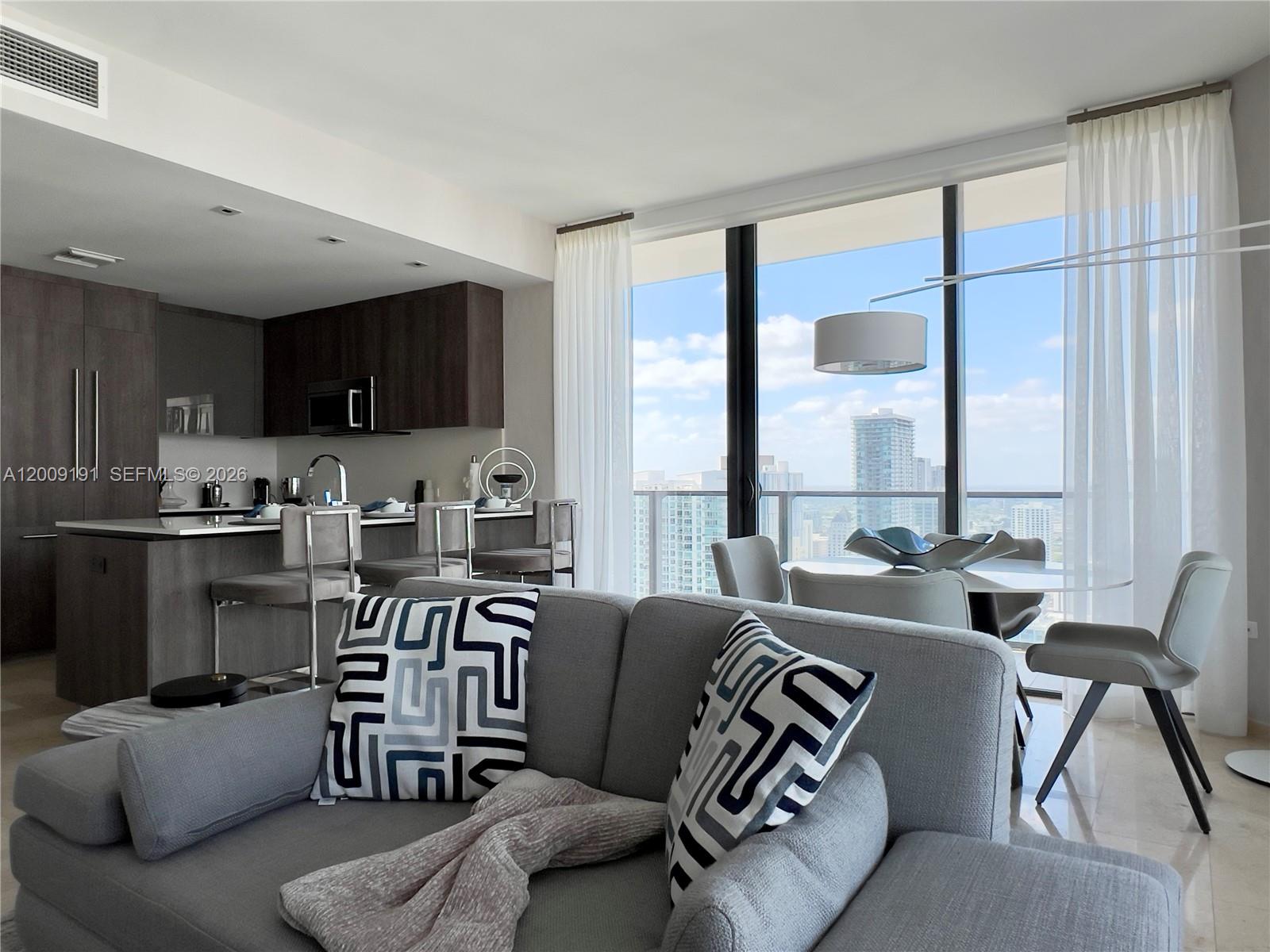 REACH CONDO - Residential