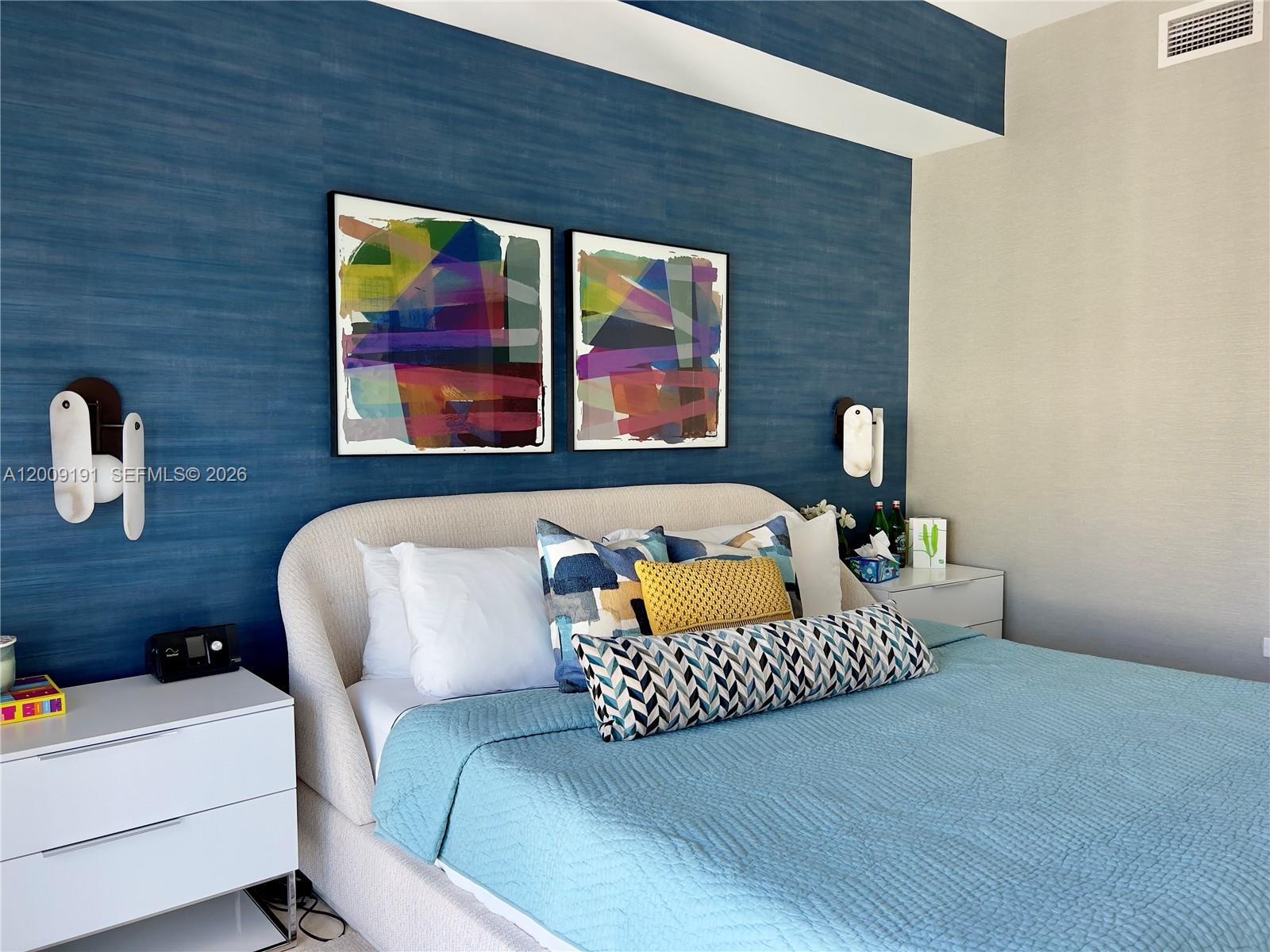 REACH CONDO - Residential