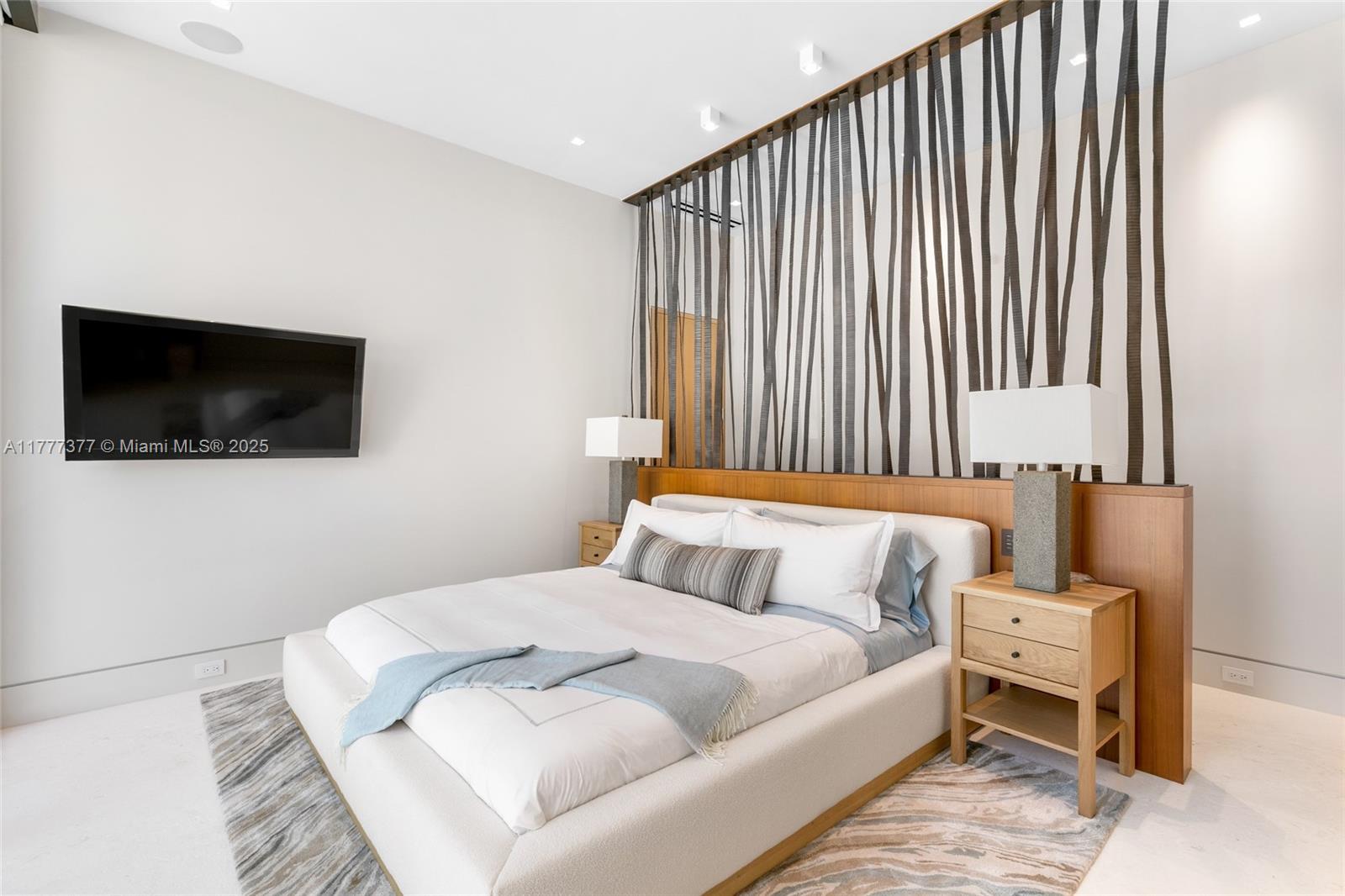 LAUDERDALE BEACH - Residential