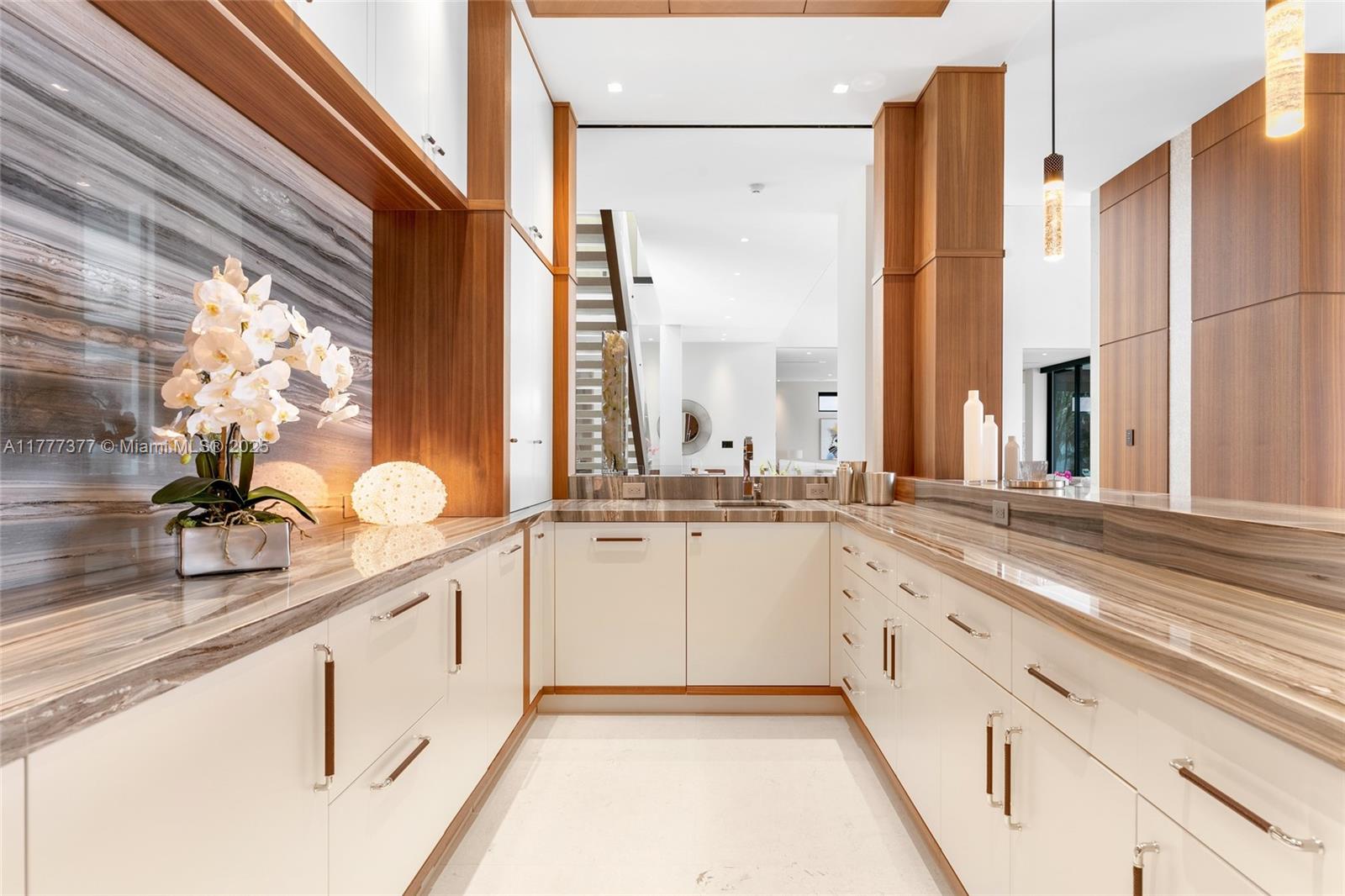 LAUDERDALE BEACH - Residential