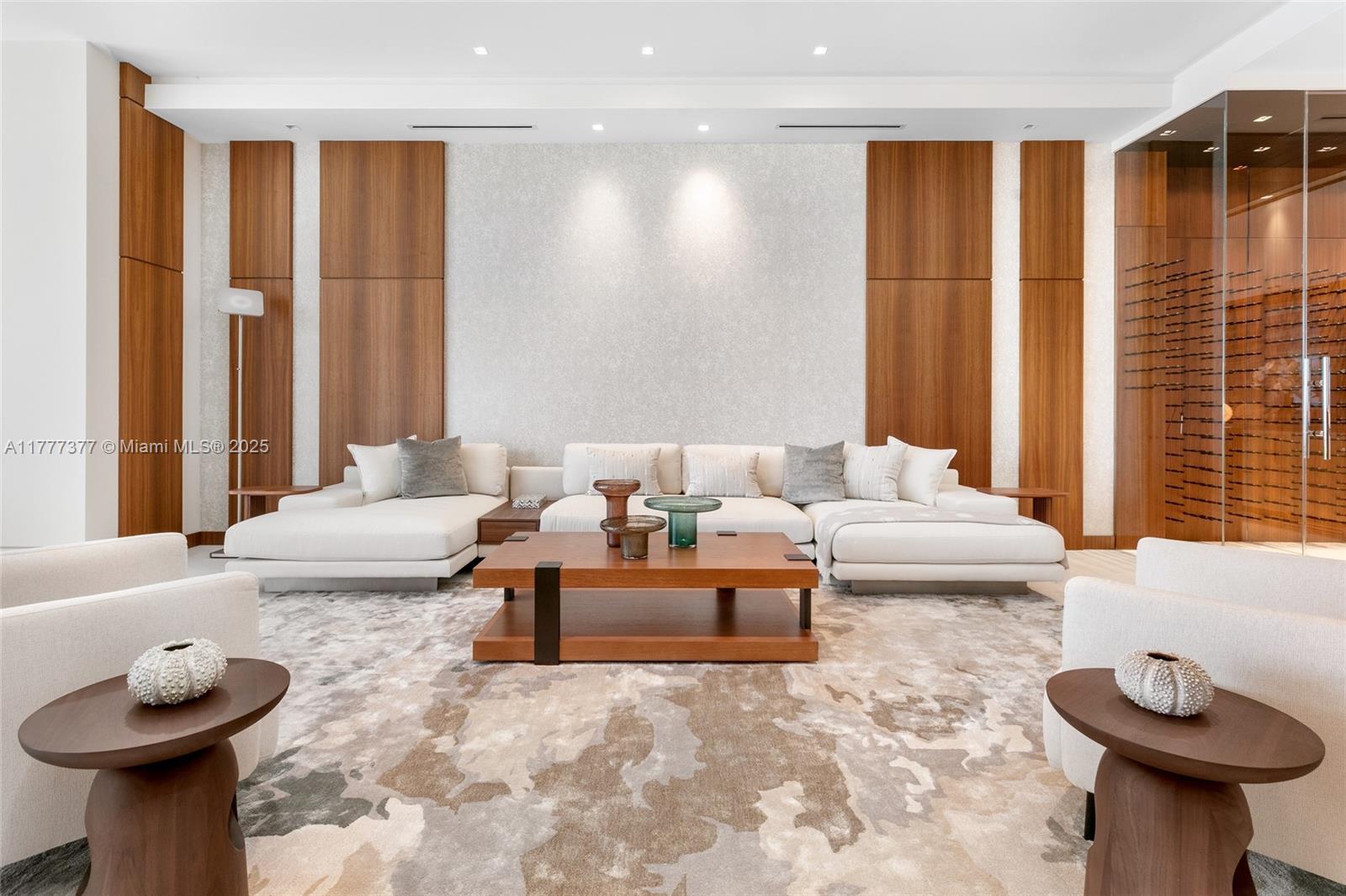 LAUDERDALE BEACH - Residential