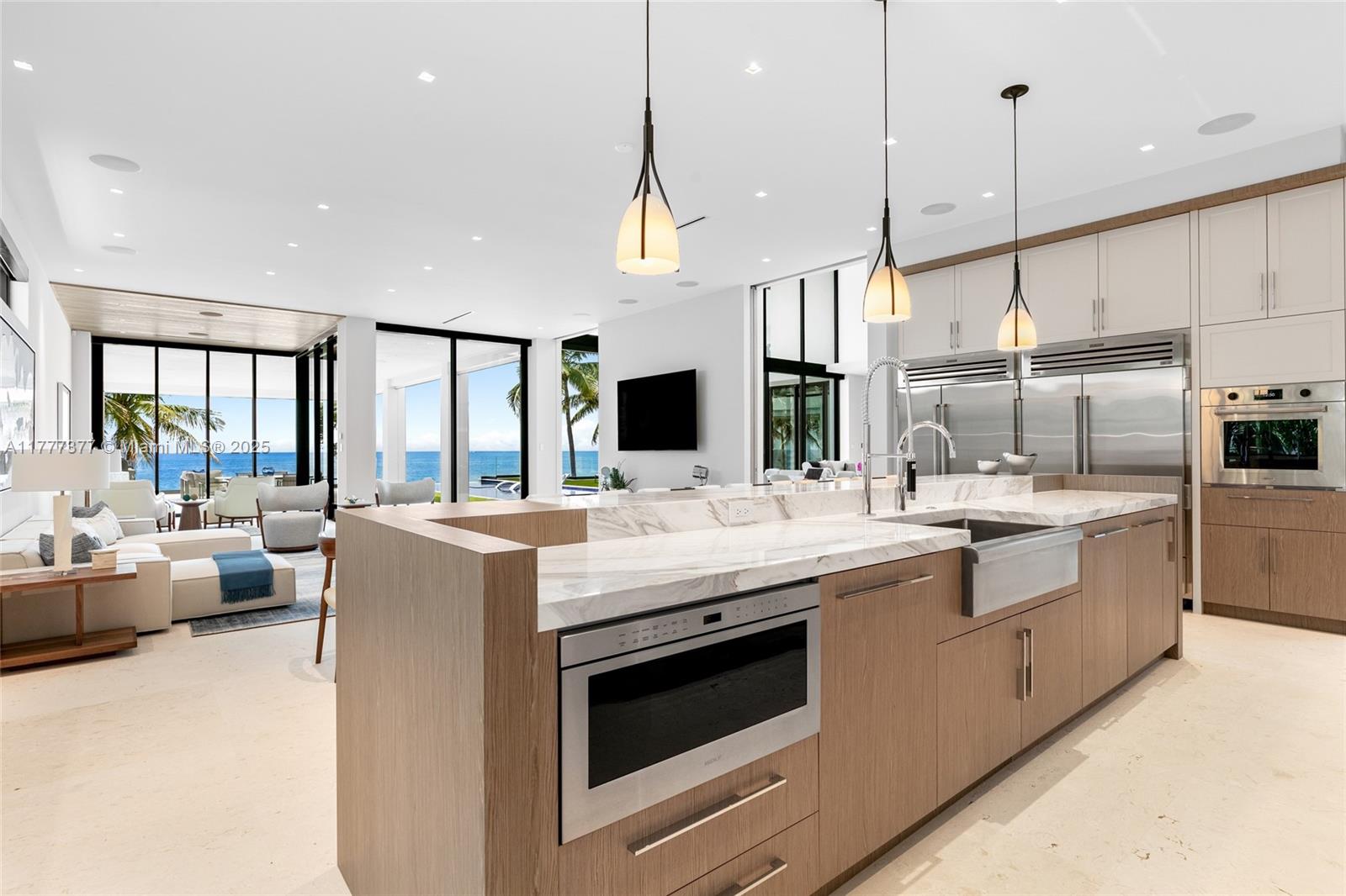 LAUDERDALE BEACH - Residential