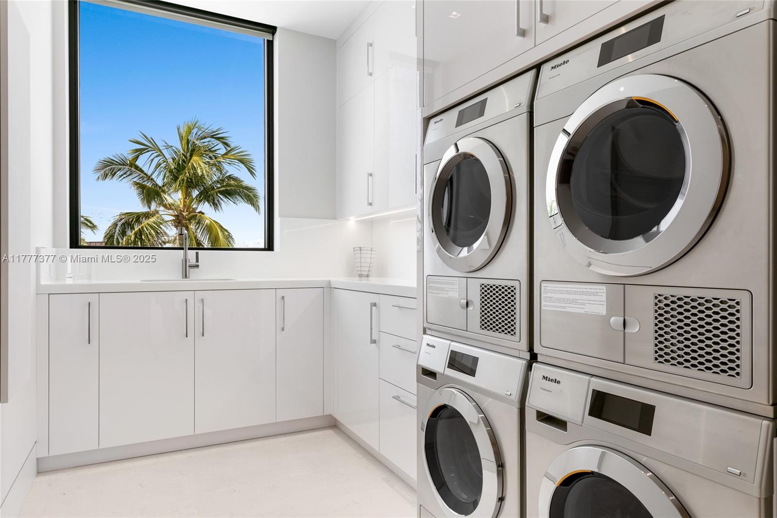 LAUDERDALE BEACH - Residential