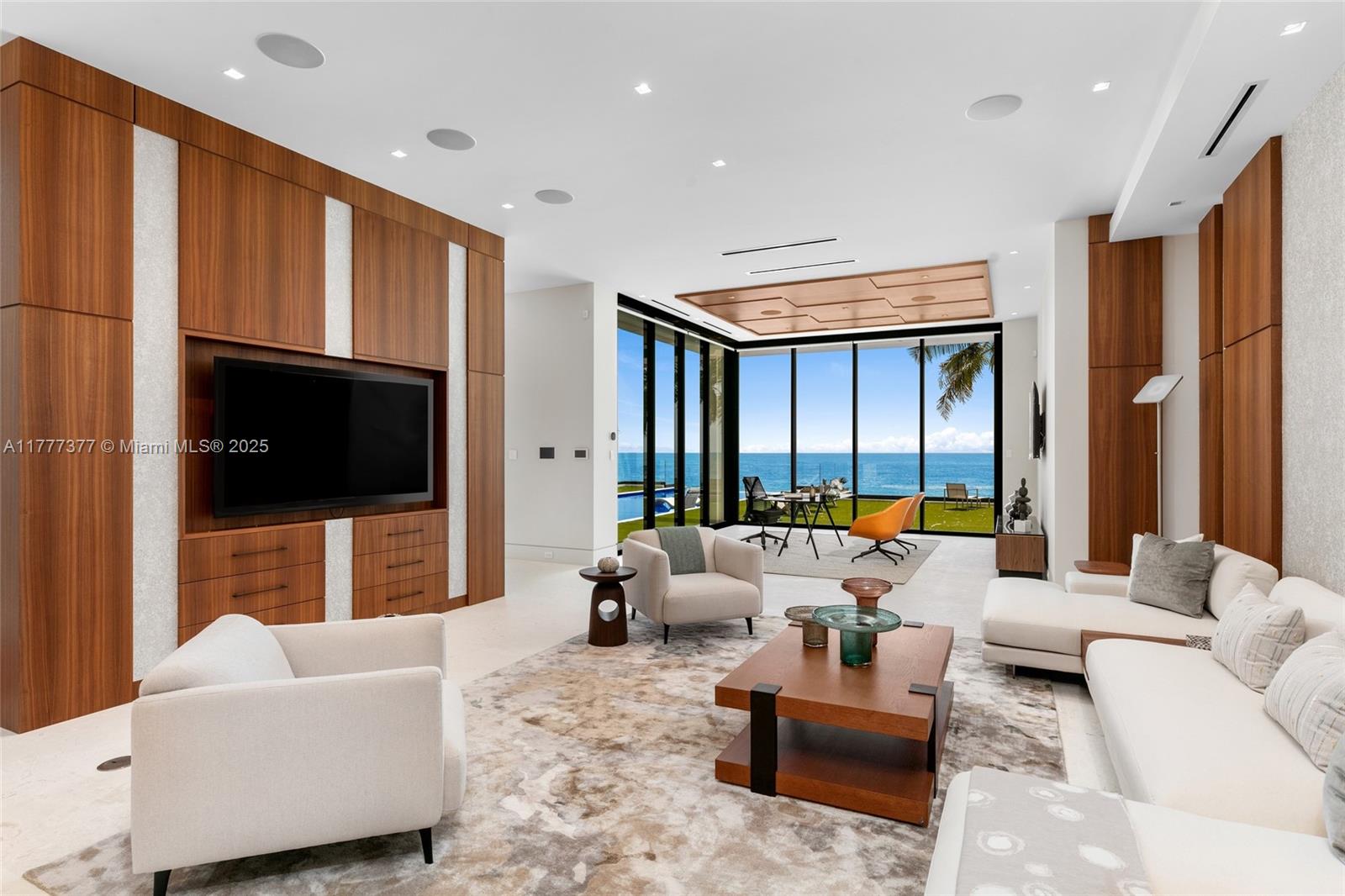 LAUDERDALE BEACH - Residential