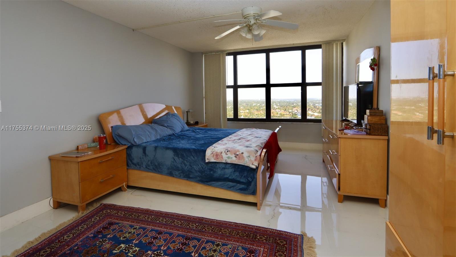 OLYMPUS CONDO PHASE - Residential