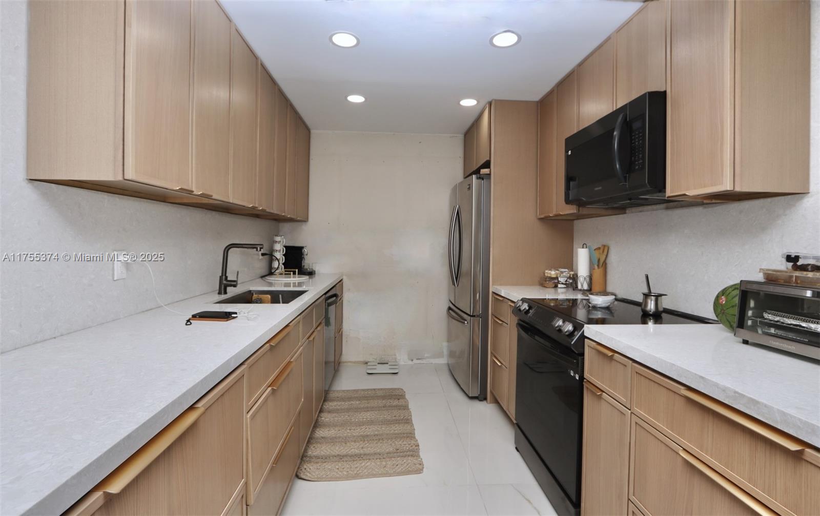 OLYMPUS CONDO PHASE - Residential