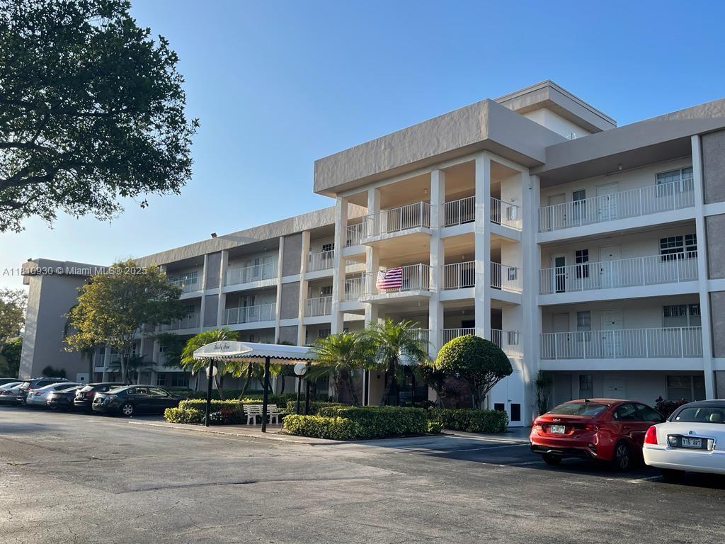 3151 S Palm Aire Dr 407, Pompano Beach, Broward County, Florida - 2 Bedrooms  
2 Bathrooms - 