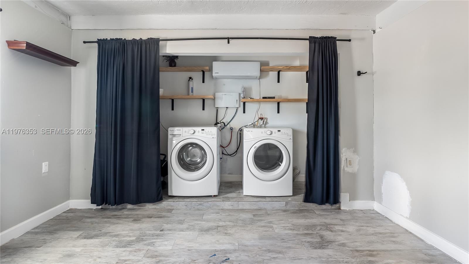 DRIFTWOOD ESTATES NO 12 - Residential