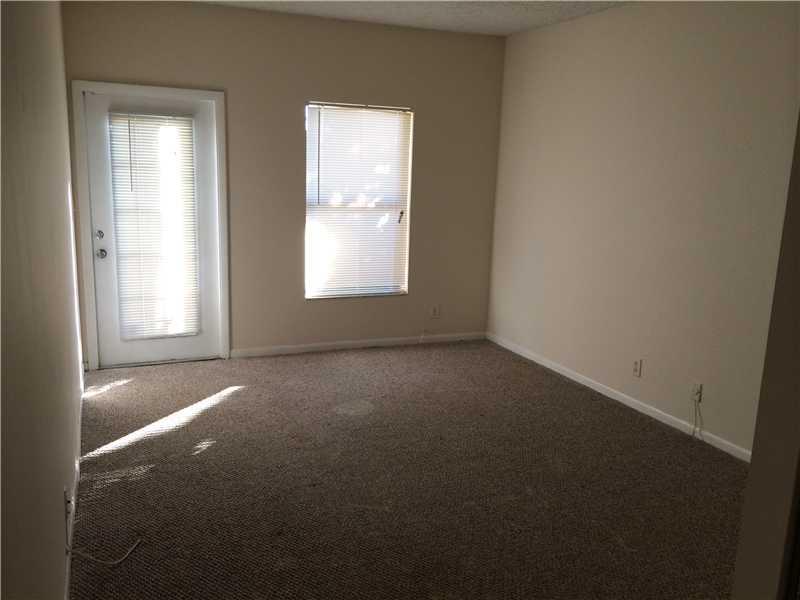 PEPPERTREE ON THE PARK CO - Residential Lease