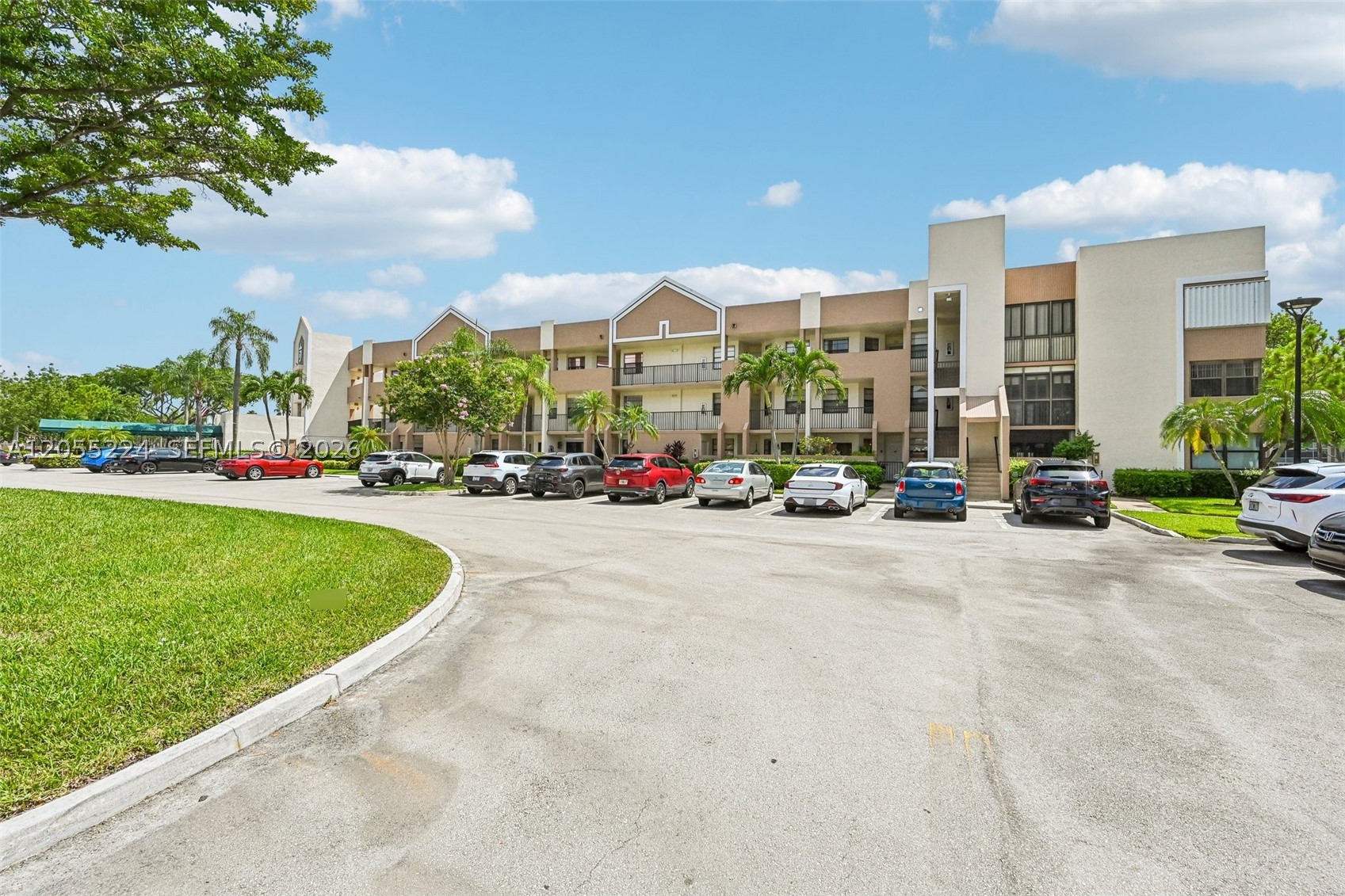 7468 Fairfax Dr 302