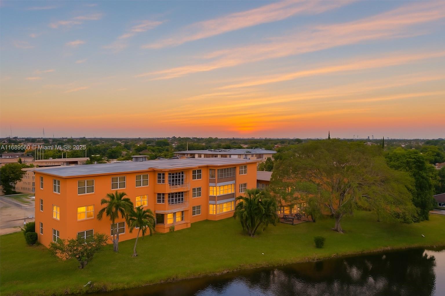 Property for Sale at 3001 Nw 46th Ave 310, Lauderdale Lakes, Broward County, Florida - Bedrooms: 2 
Bathrooms: 2  - $149,500