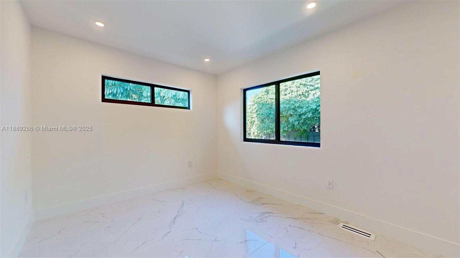 KENT ESTATES - Residential