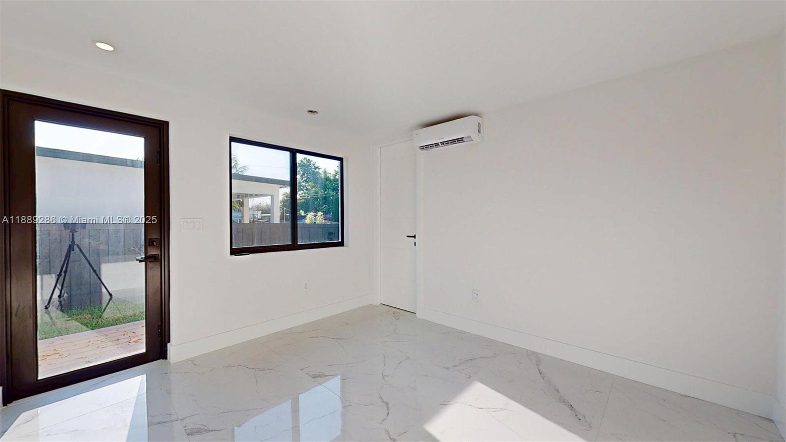 KENT ESTATES - Residential