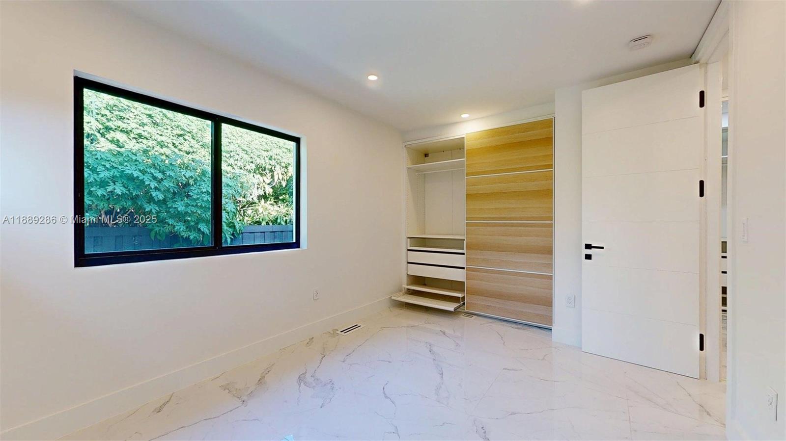 KENT ESTATES - Residential