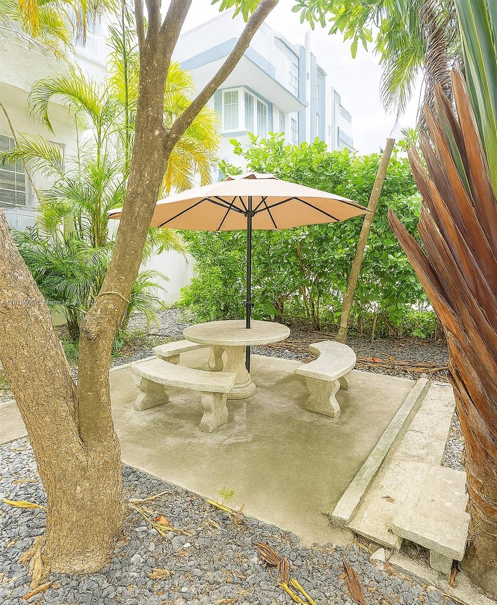 1211 Pennsylvania Ave B1