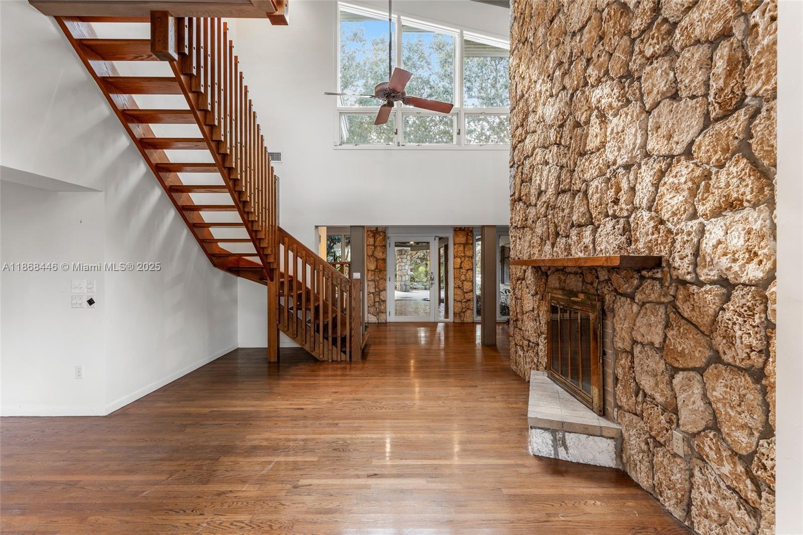 TOWN & RANCH ESTS - Residential