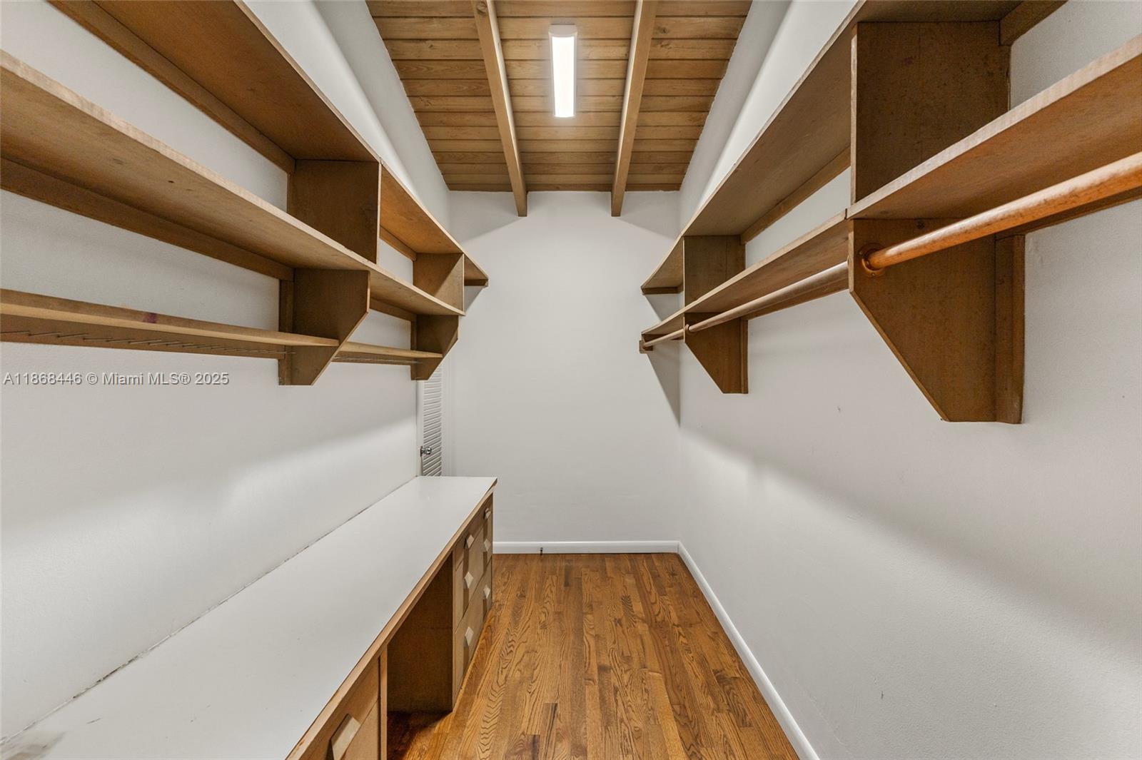 TOWN & RANCH ESTS - Residential