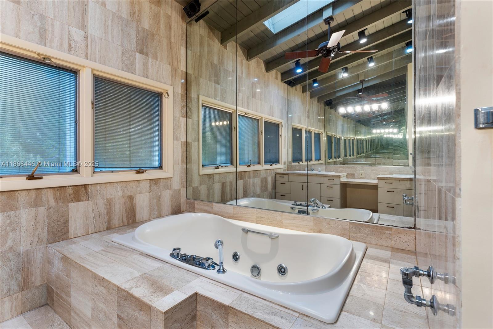 TOWN & RANCH ESTS - Residential