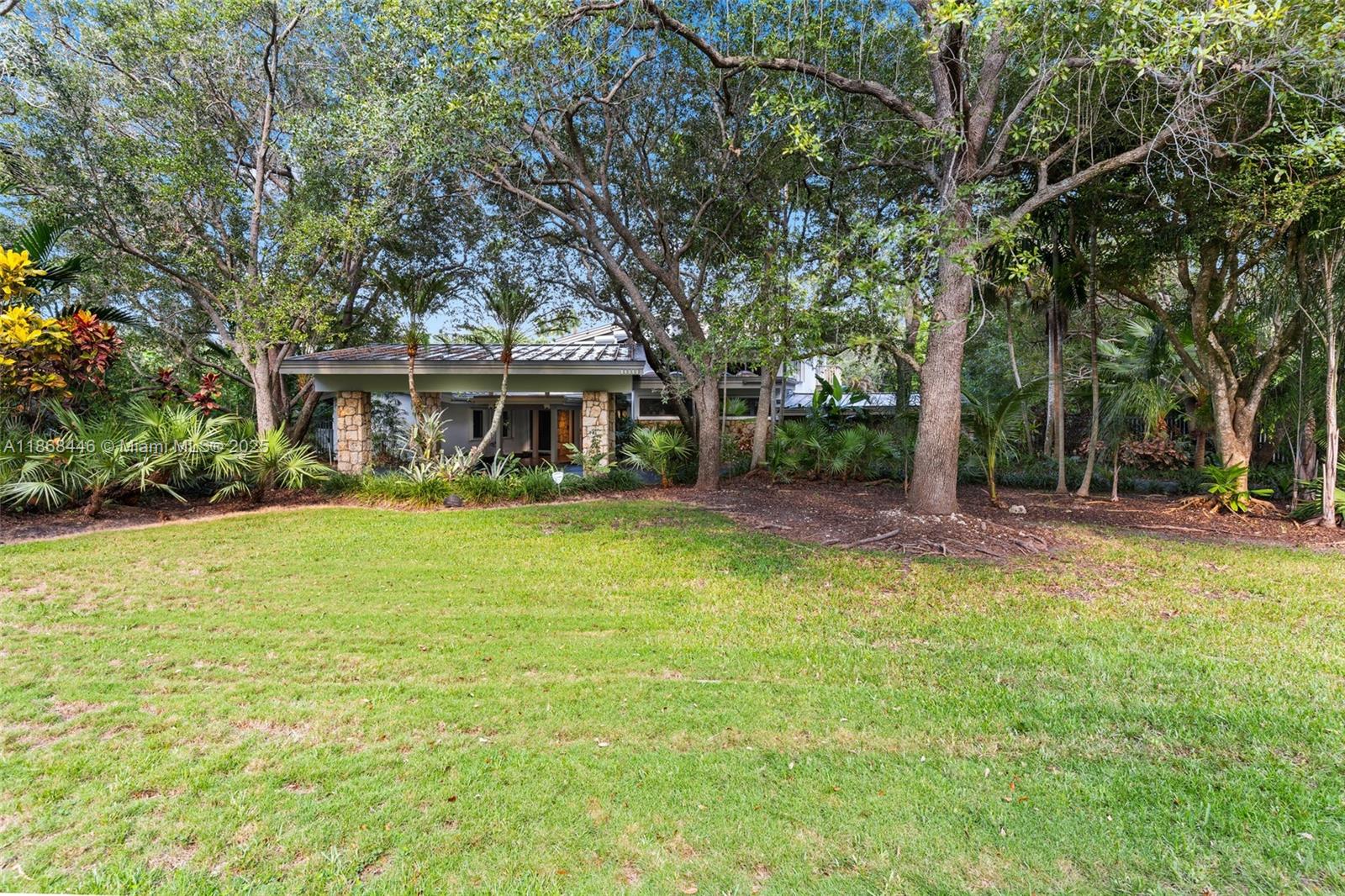 TOWN & RANCH ESTS - Residential