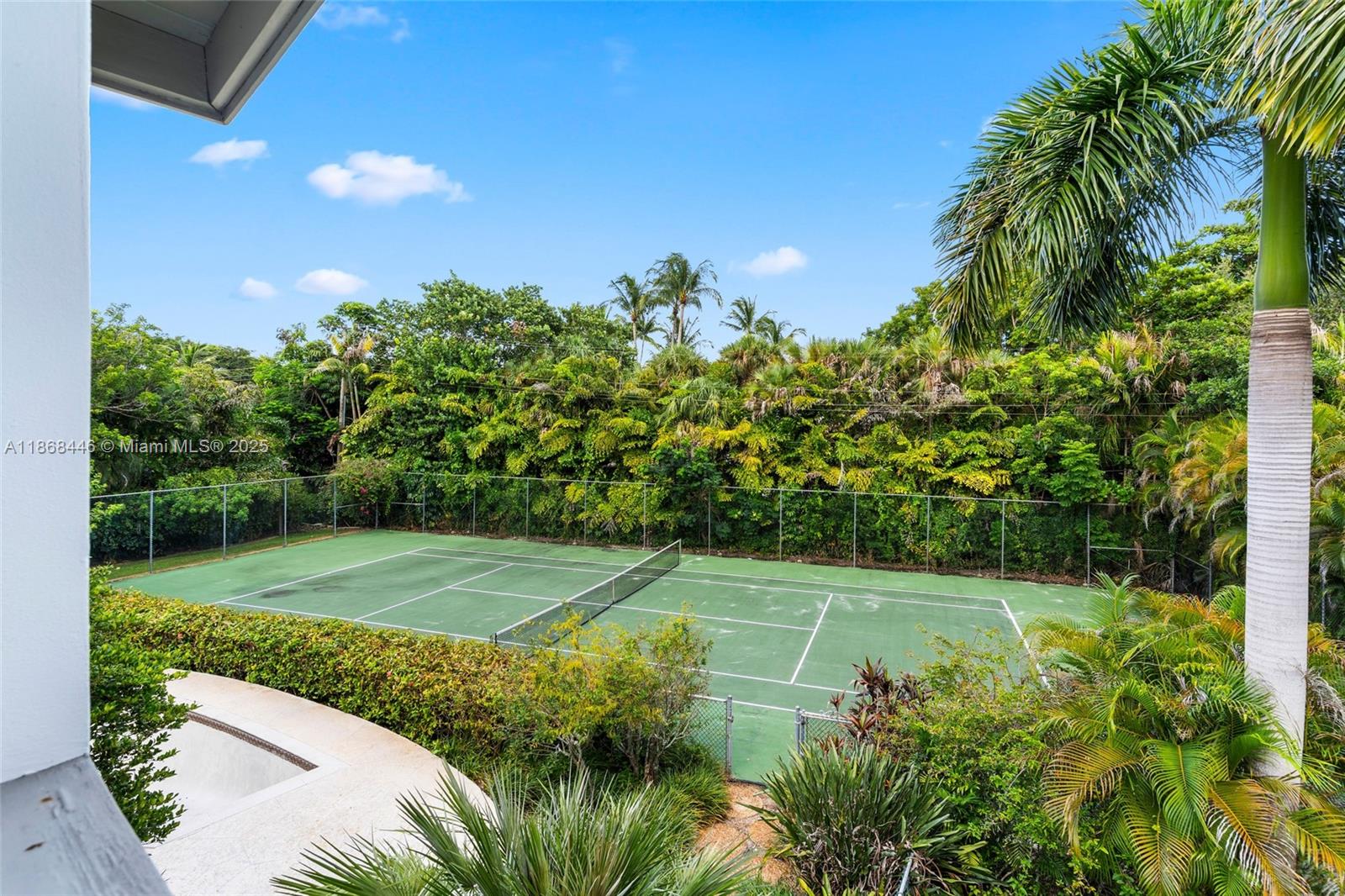 TOWN & RANCH ESTS - Residential