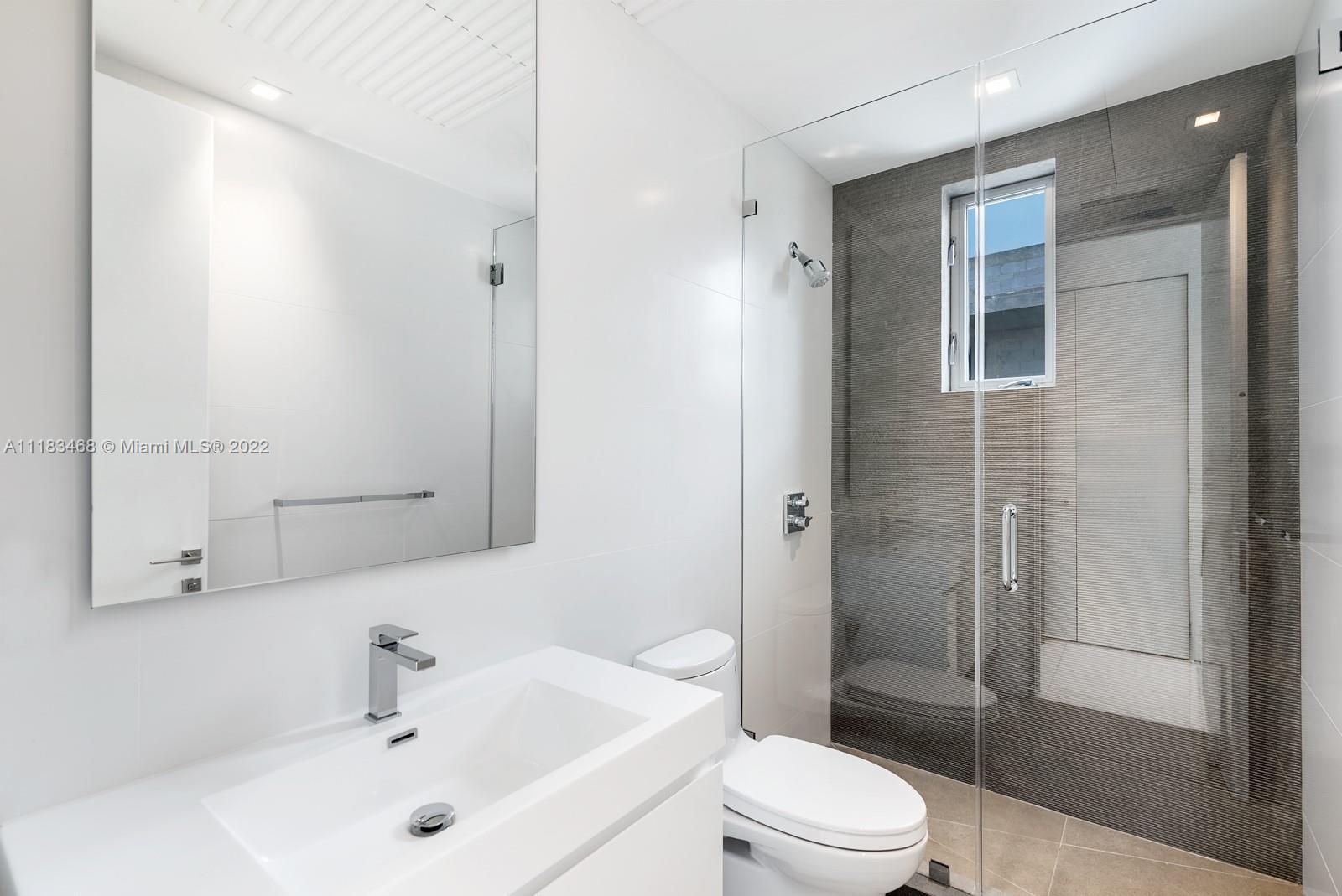 GOLDEN BEACH SEC E - Residential