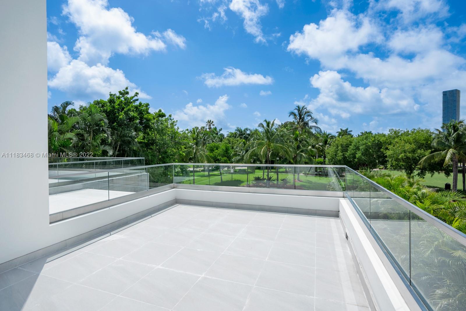 GOLDEN BEACH SEC E - Residential