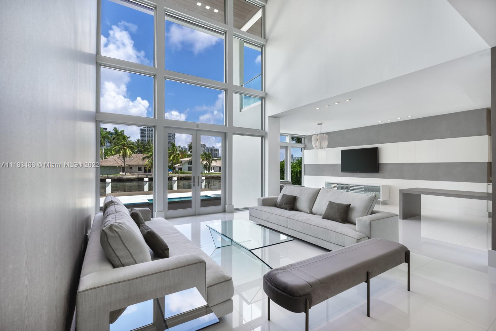 GOLDEN BEACH SEC E - Residential