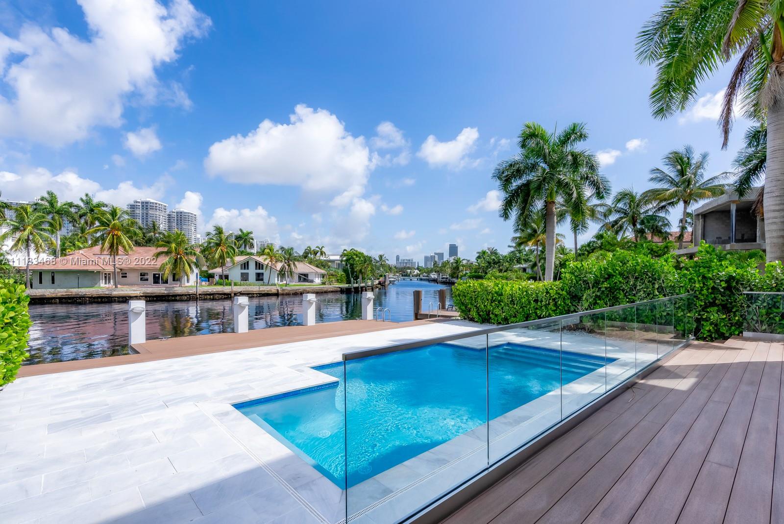 GOLDEN BEACH SEC E - Residential