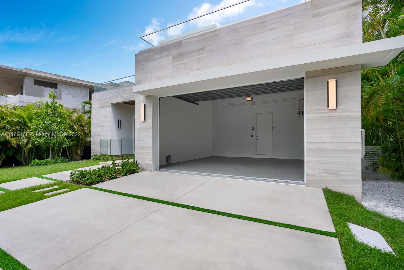 GOLDEN BEACH SEC E - Residential