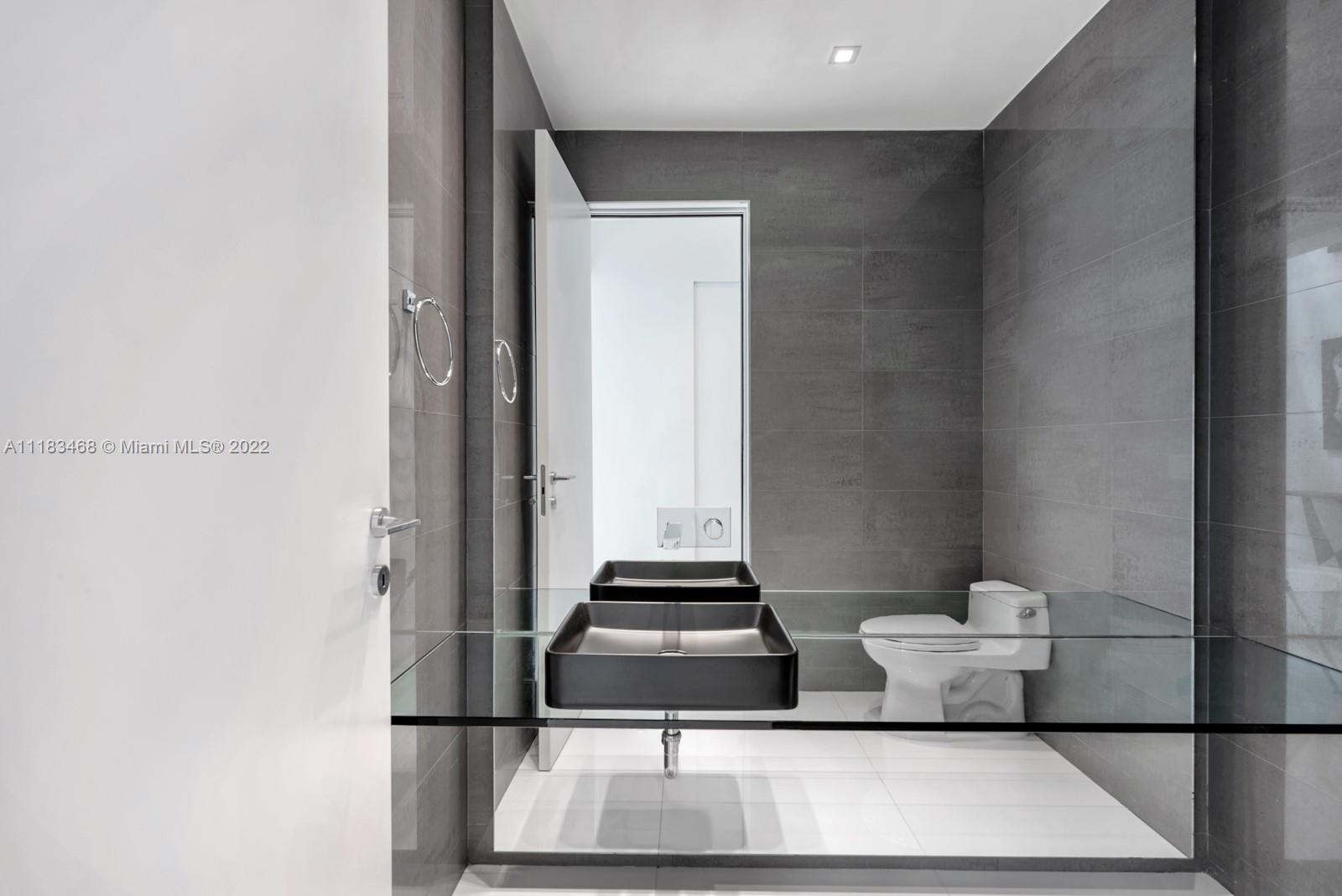 GOLDEN BEACH SEC E - Residential