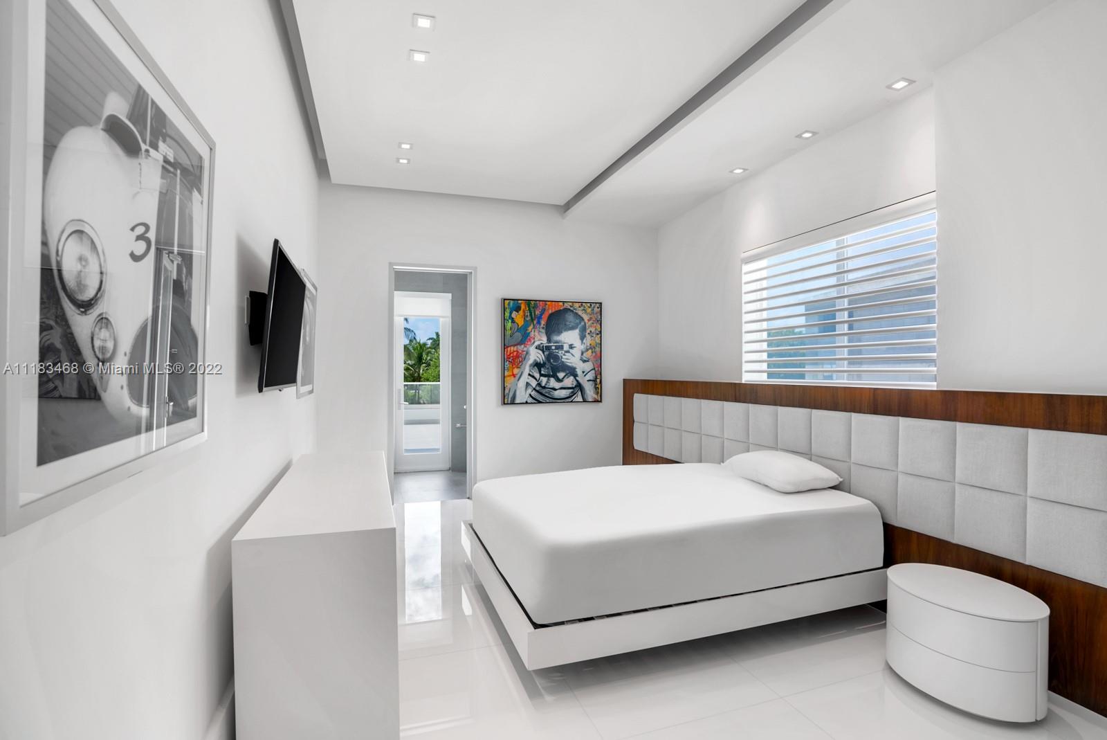 GOLDEN BEACH SEC E - Residential