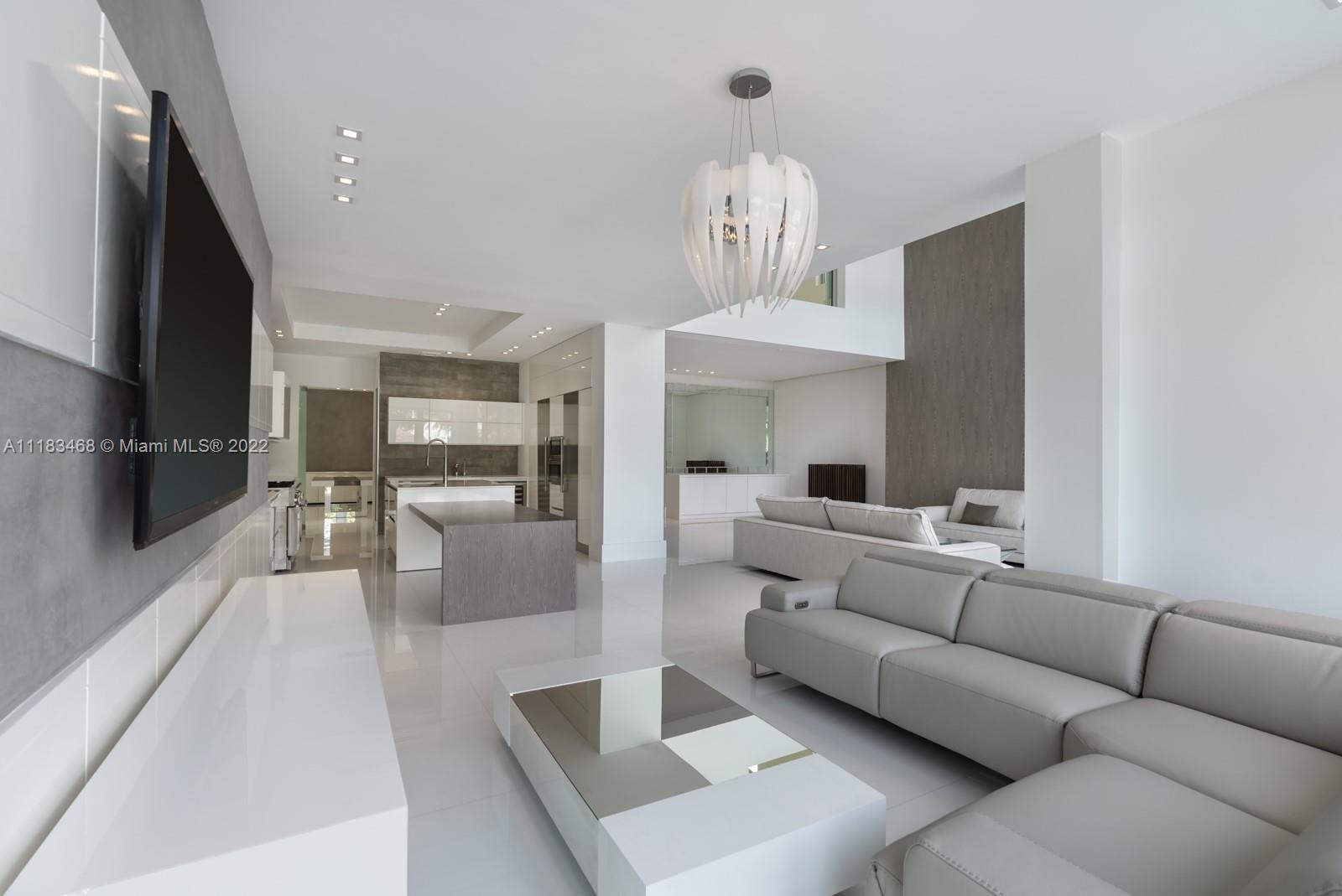 GOLDEN BEACH SEC E - Residential