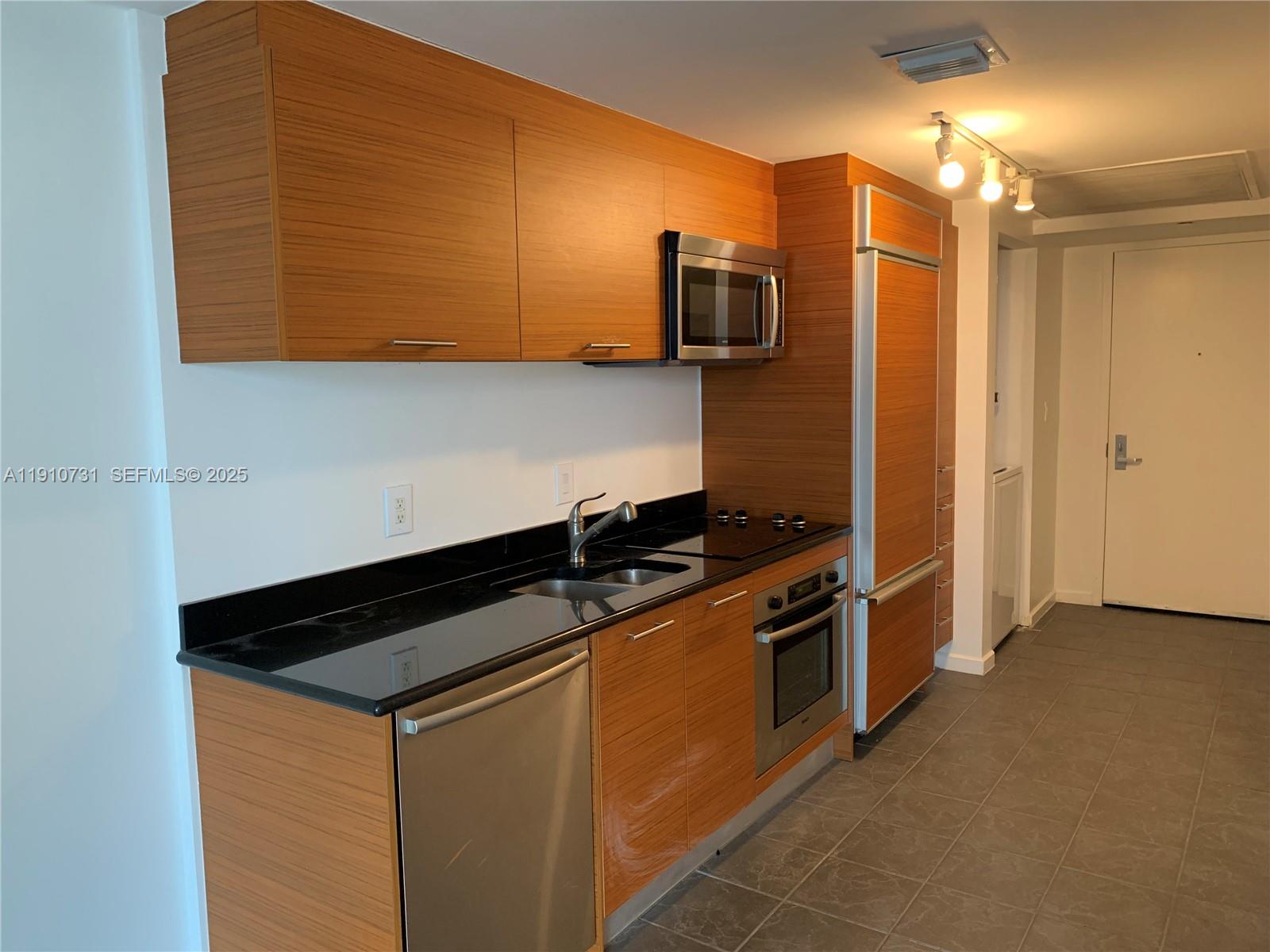 50 BISCAYNE CONDO - Residential Lease