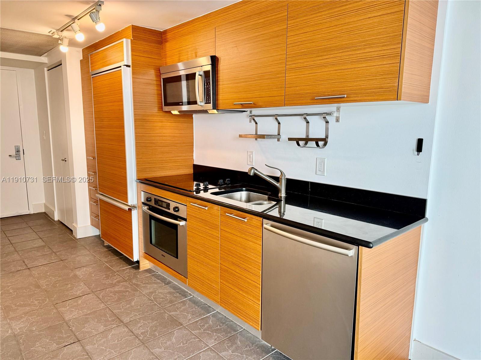 50 BISCAYNE CONDO - Residential Lease