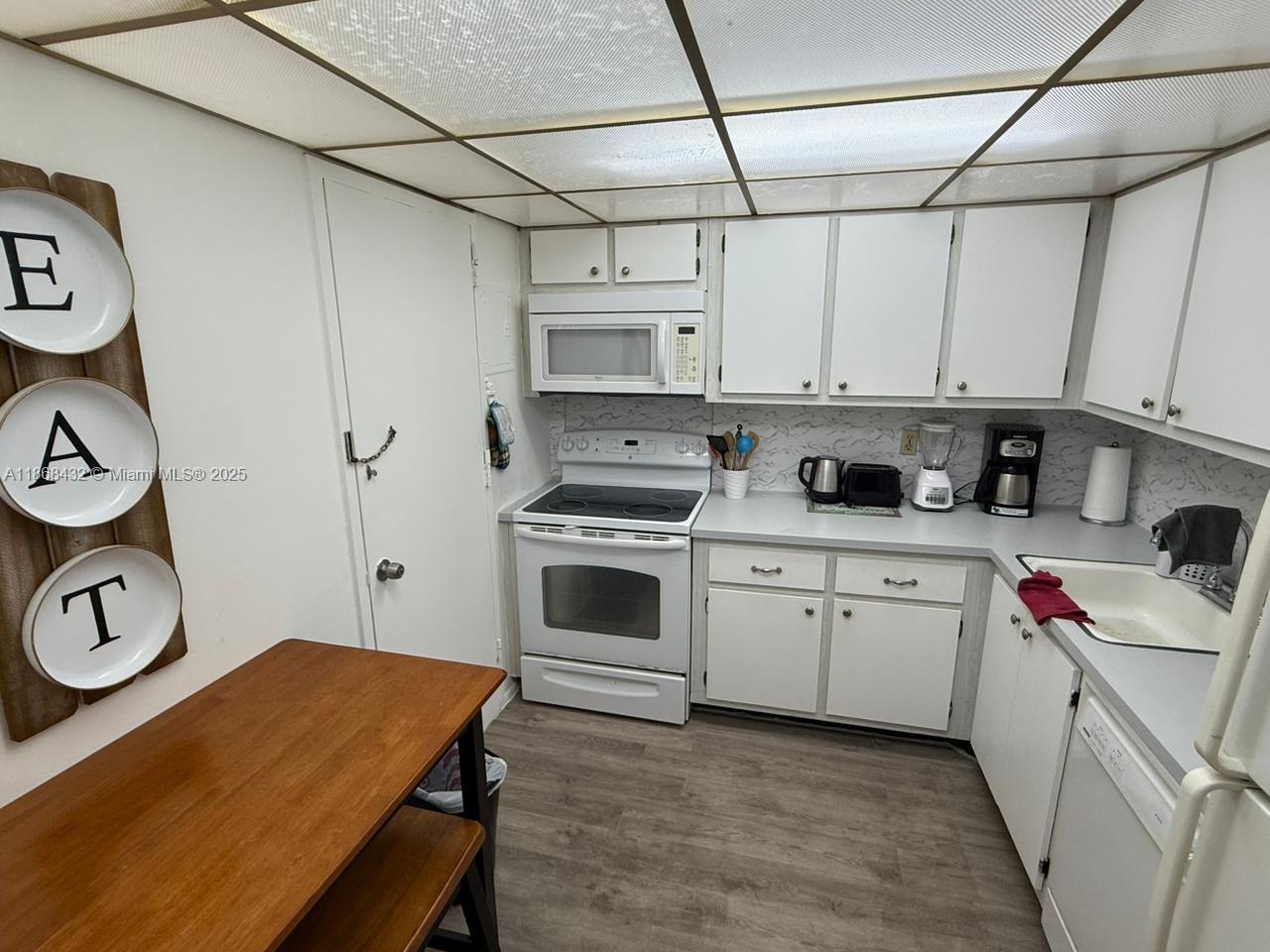 OCEAN VIEW TOWERS CONDO - Residential Lease