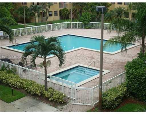 LAS VISTAS AT DORAL CONDO - Residential