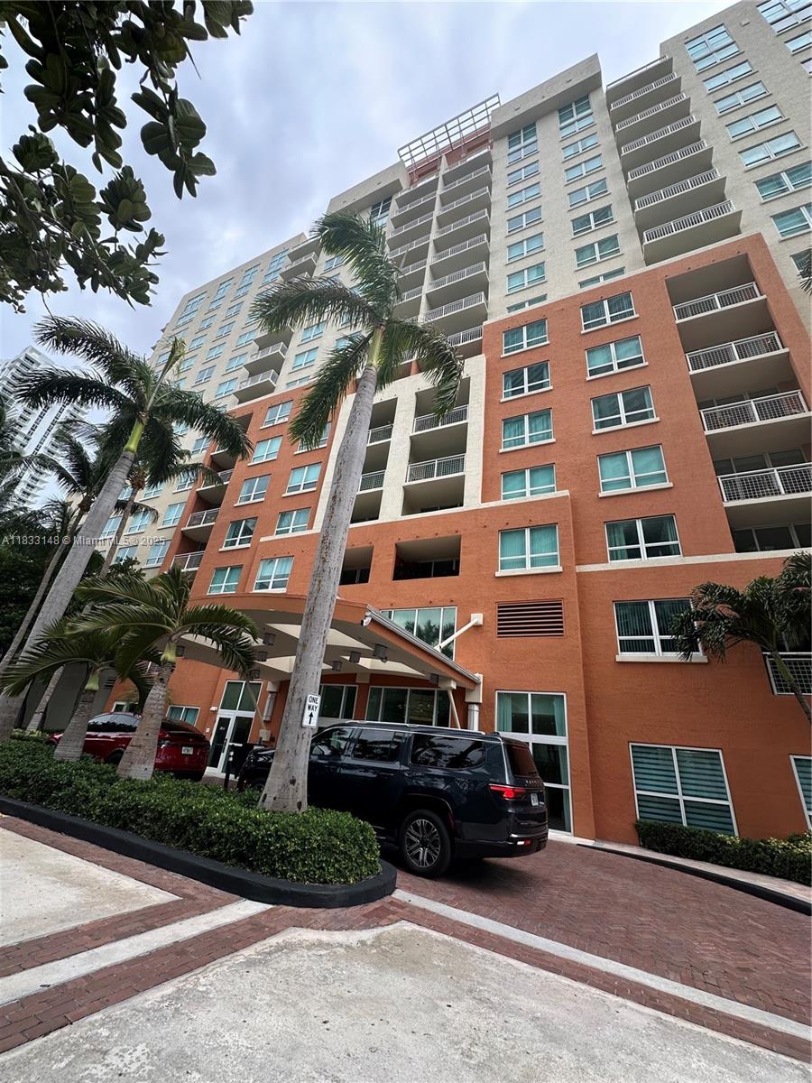 Great opportunity to own a condo in the area of Edgewater with an amazing price! Just across the street from the park and bay this unit offers unlimited potential. Spacious floorplan with a split bedroom plan. Ideal as an investment or to make this your forever home. The bedrooms are spacious. Enjoy the most beautiful bay views from the balcony. The building features 24/7 front desk, valet service, security patrol, and all the amenities you will need. TechnoGym, Club room w/pool table. Walk around the corner to restaurants, banks, shops, Metro stations, and more. Minutes to the beach, downtown, Brickell, Wynwood, and all Miami has to offer. As is Sale- Unit is tenant occupied. 24-hour notice for showings.