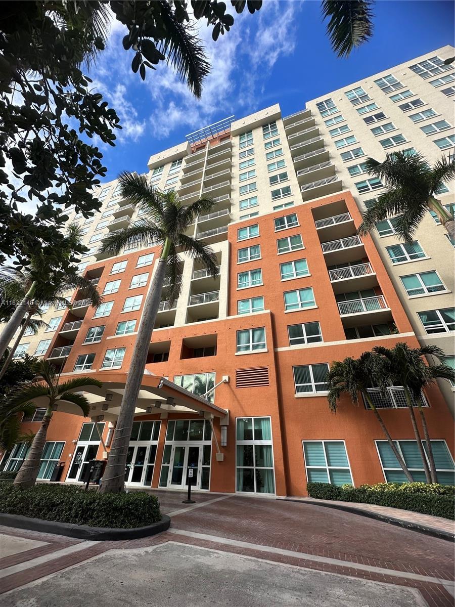 2000 N Bayshore Dr 1505, Miami, FL, 33137/$590,000 1 2000 N Bayshore Dr 1505