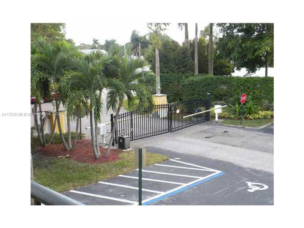 Photo of 216 Meadows Cir #216, Boynton Beach, FL 33436 (MLS # A11724136)