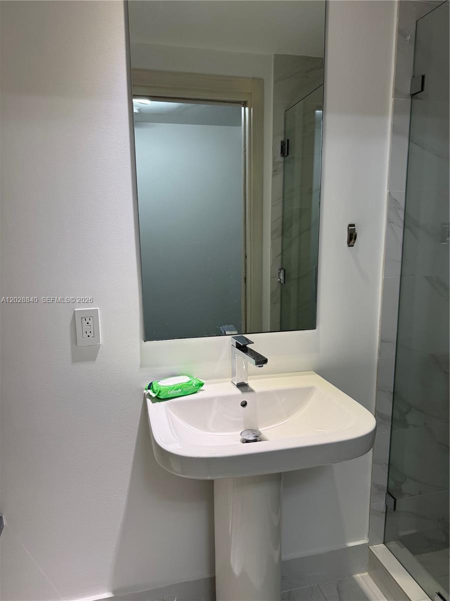 801 SMA RESIDENCES CONDO - Residential