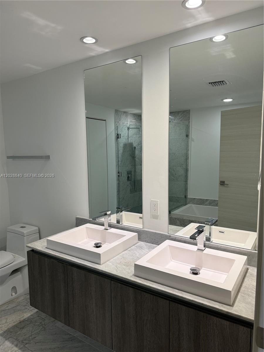 801 SMA RESIDENCES CONDO - Residential
