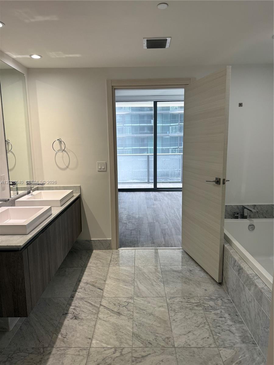 801 SMA RESIDENCES CONDO - Residential