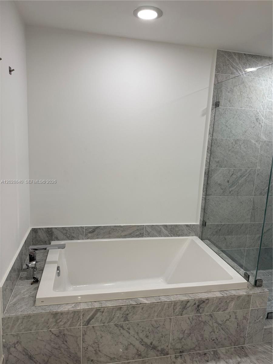 801 SMA RESIDENCES CONDO - Residential