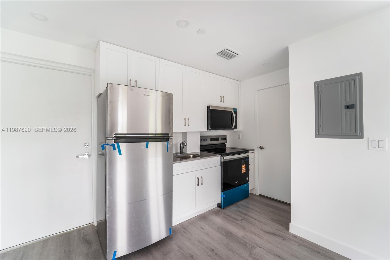 HIGHLAND PARK - Residential Lease