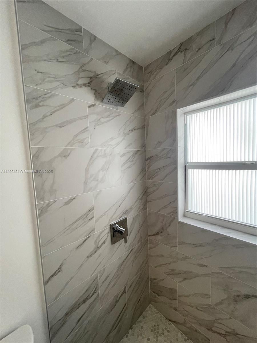 PINE WOOD PK - Residential