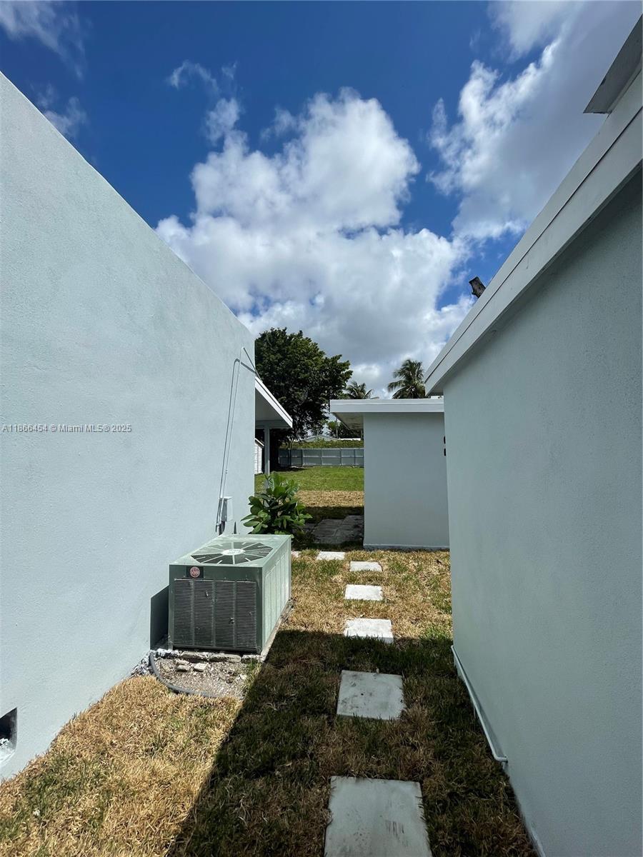 PINE WOOD PK - Residential